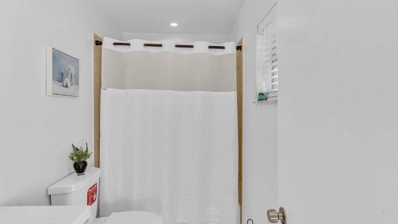 Photo of Bathroom in Royal Poinciana