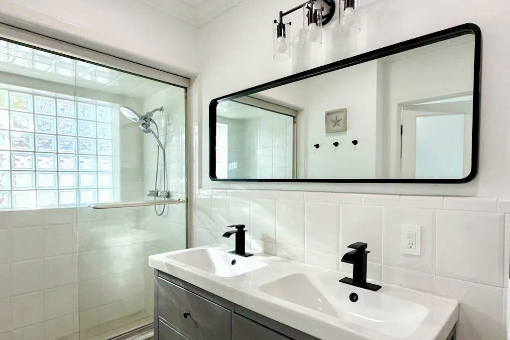 Photo of Bathroom in Santa Barbara Estates