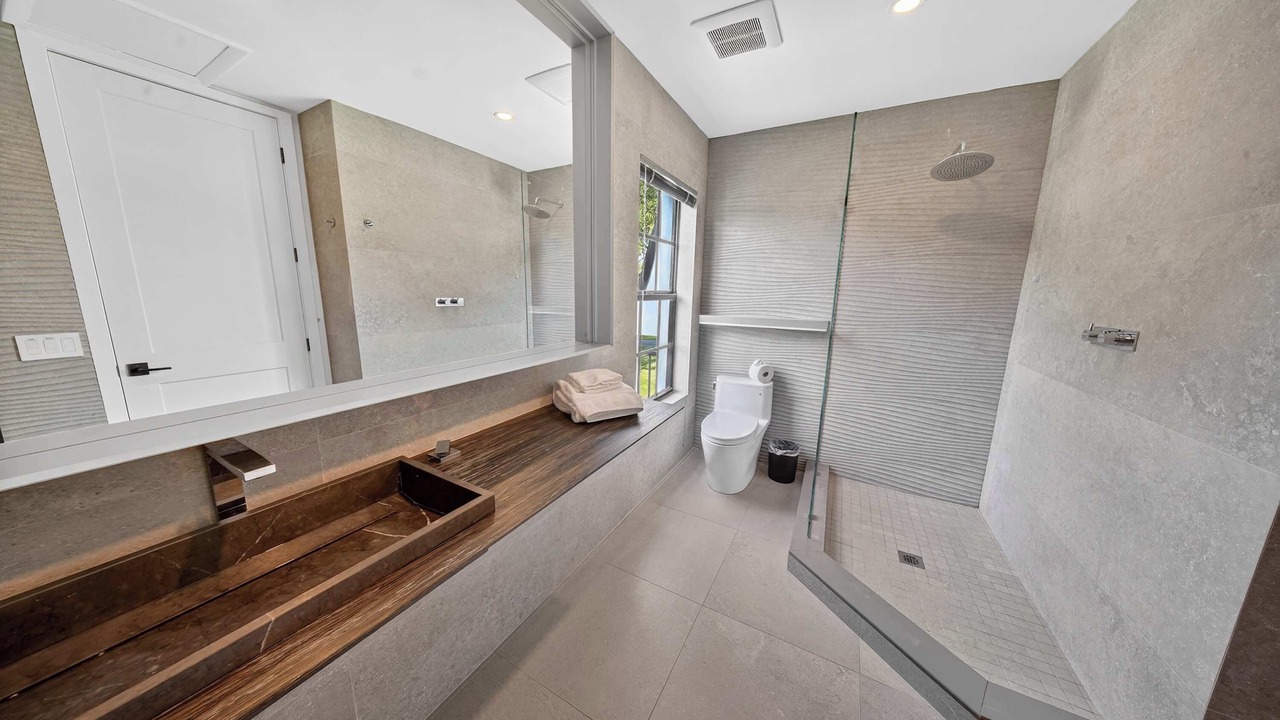 Photo of Bathroom in East Fort Lauderdale