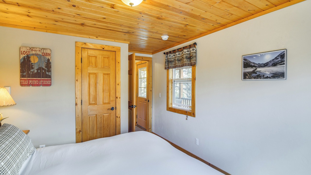 Photo of Bedroom in Indian Mountain