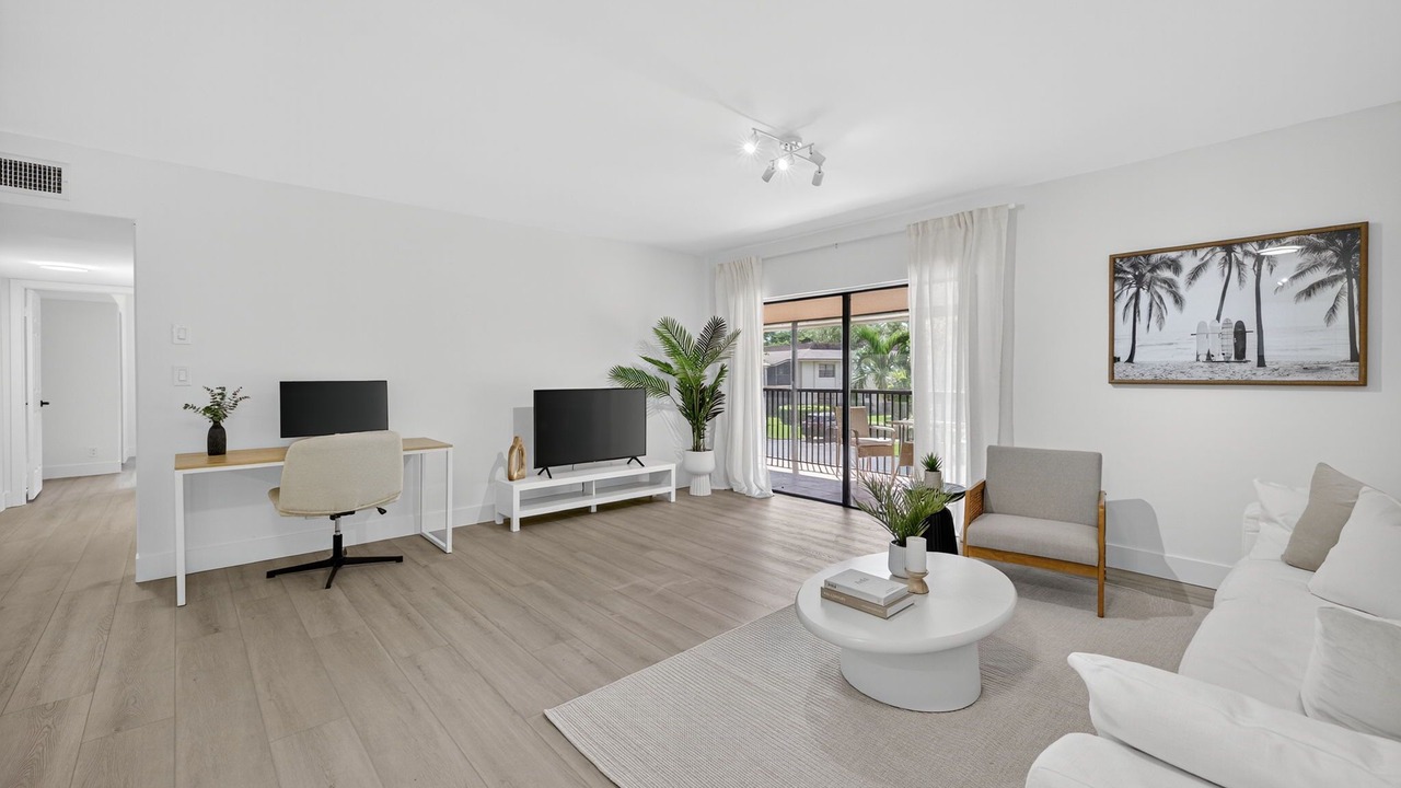 Photo of Livingroom in Deerfield Beach