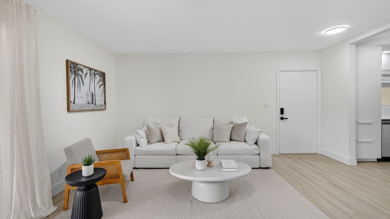 Photo of Livingroom in Deerfield Beach