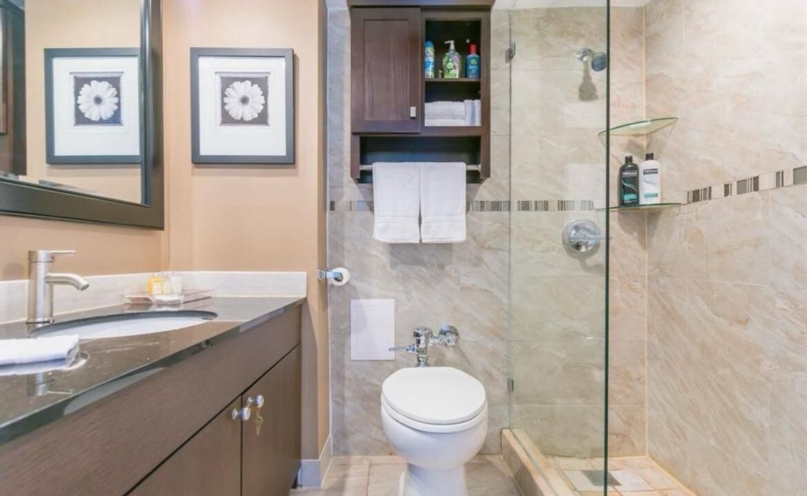 Photo of Bathroom in Galt Mile