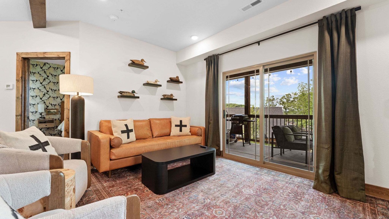 Photo of Livingroom in Hollister