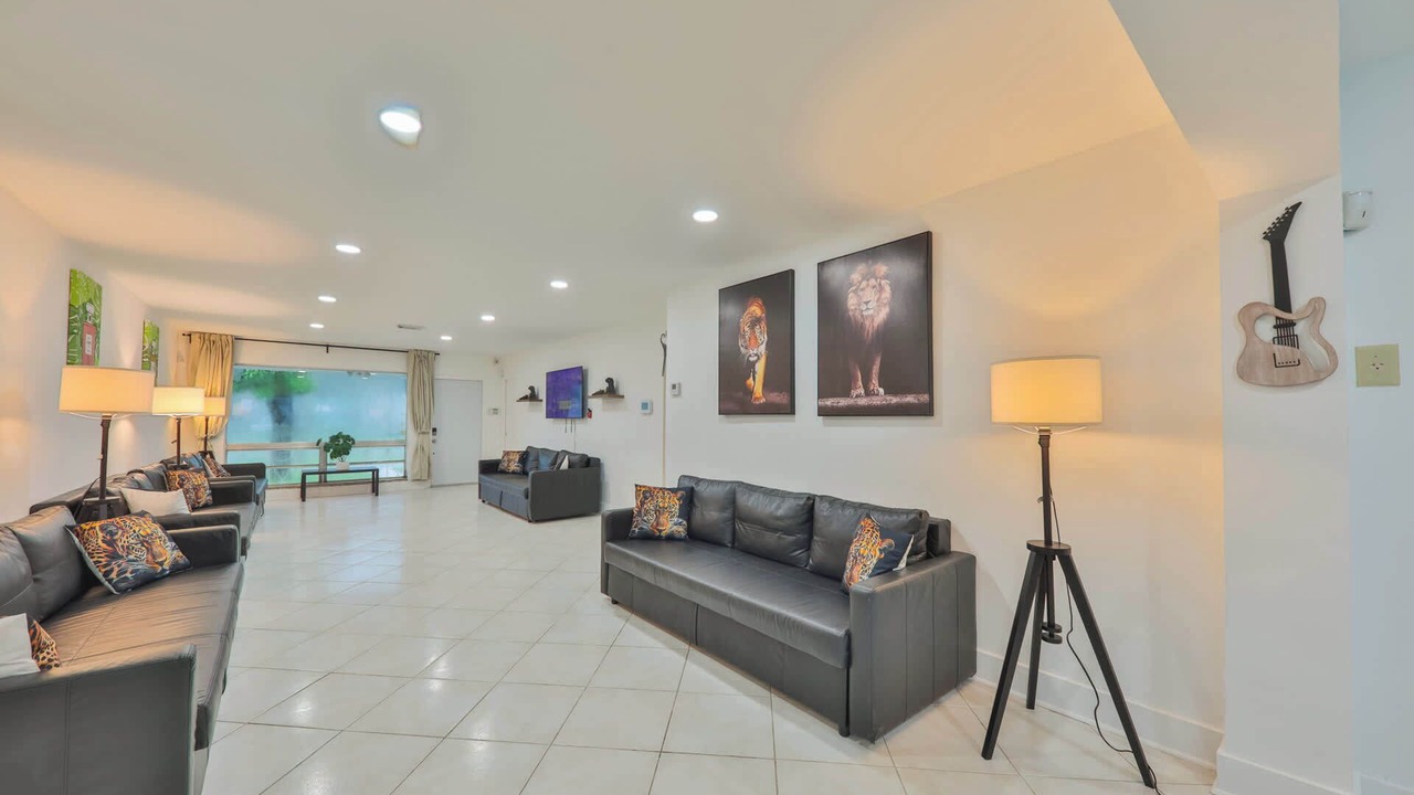 Photo of Livingroom in Hollywood Hills