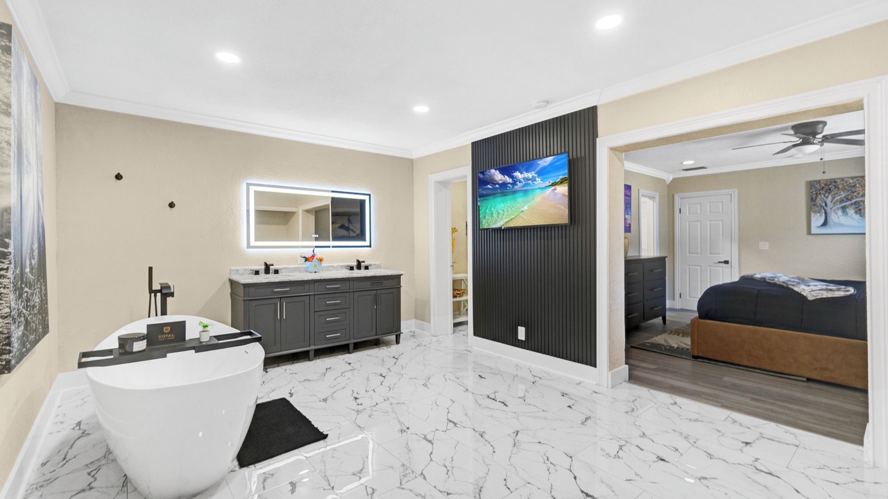Photo of Bedroom in Miami Gardens