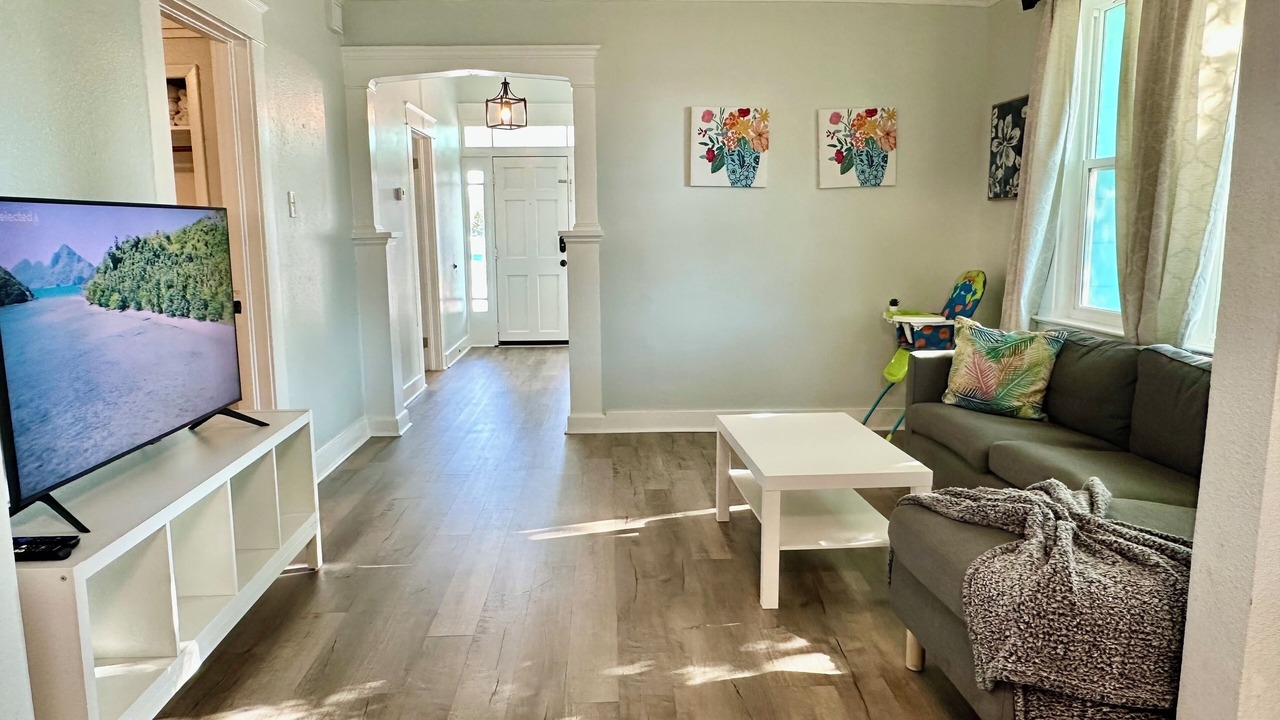 Photo of Livingroom in East Tampa