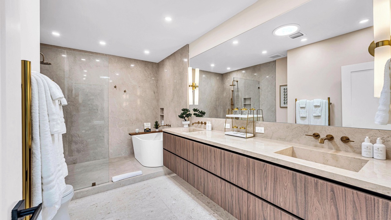 Photo of Bathroom in Lauderdale Beach