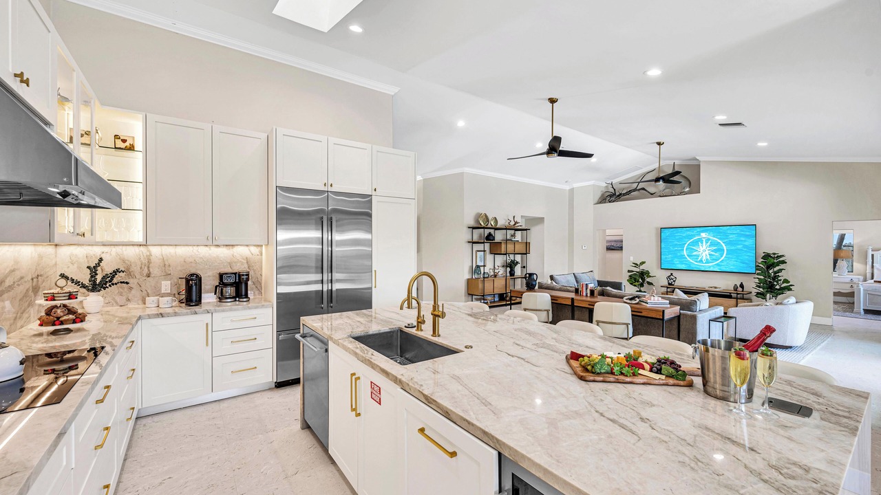 Photo of Kitchen in Lauderdale Beach