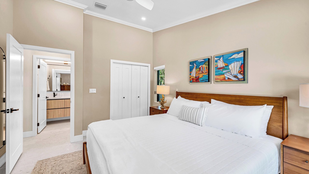 Photo of Bedroom in Lauderdale Beach