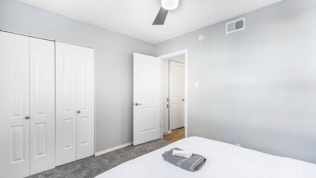 Photo of Bedroom in Central Arlington