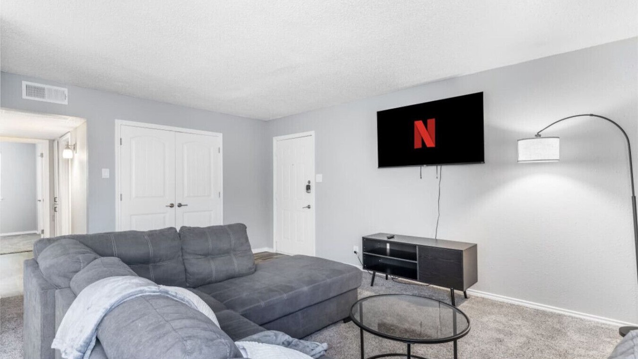 Photo of Livingroom in Central Arlington