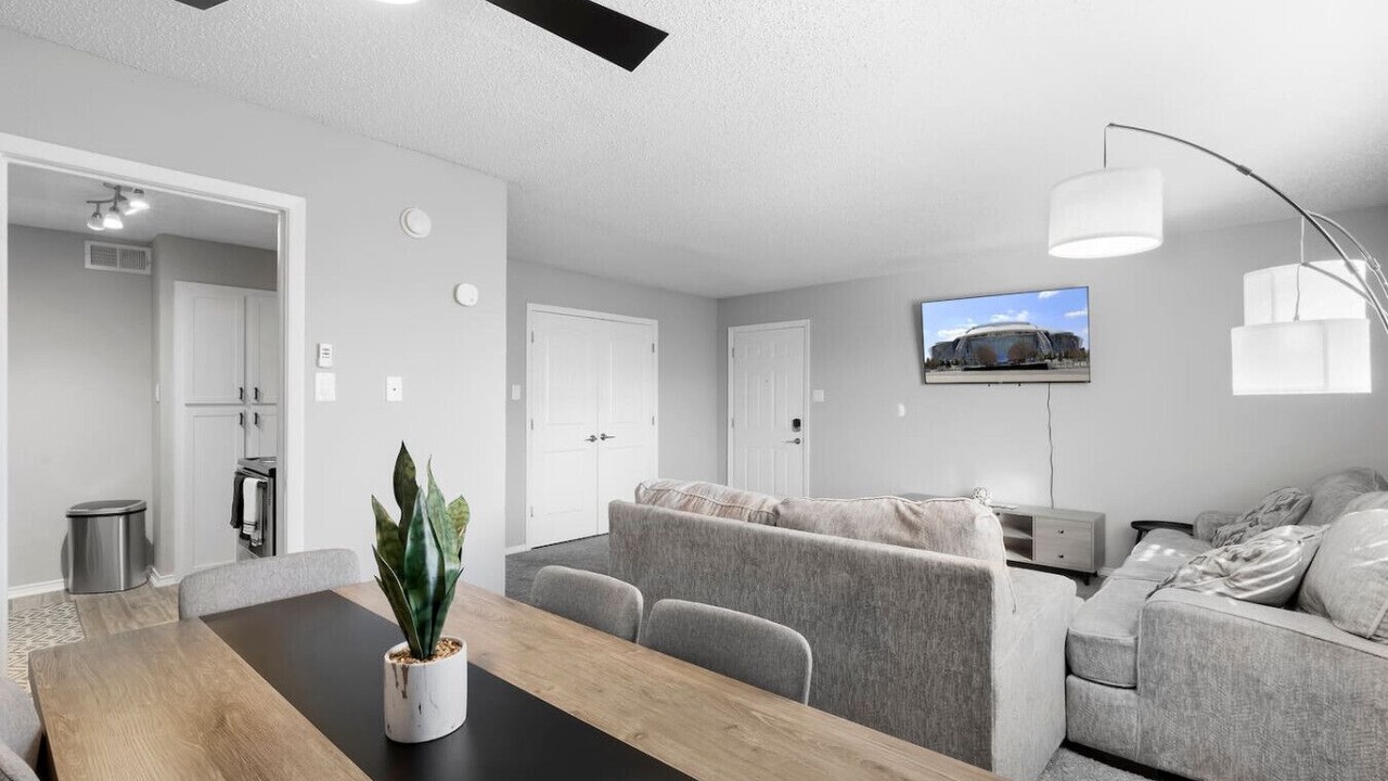 Photo of Livingroom in Central Arlington