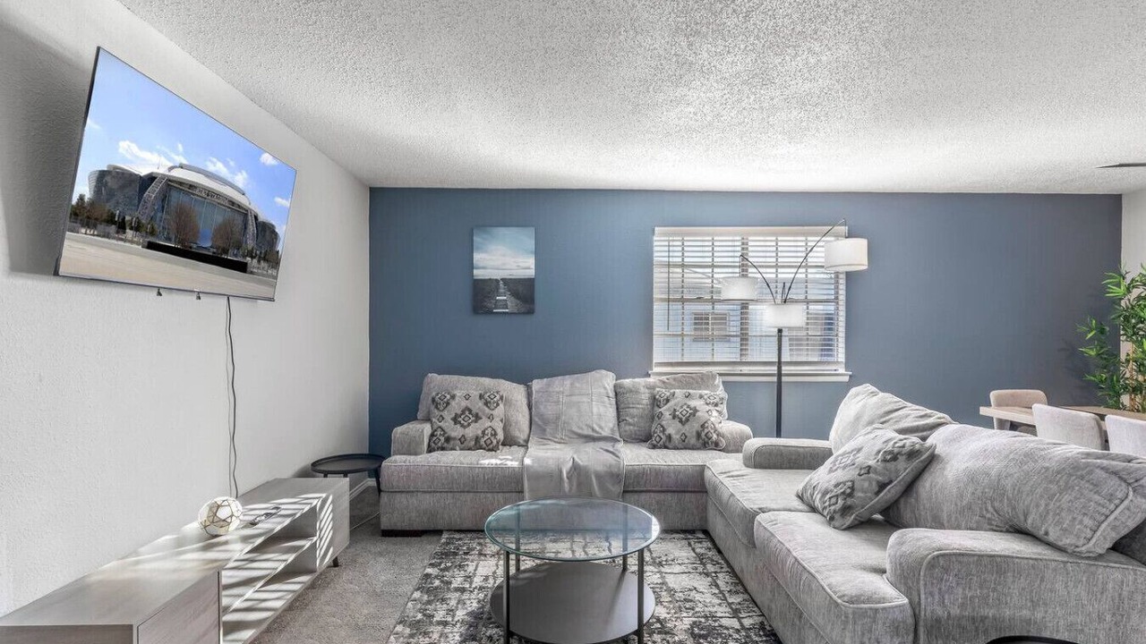 Photo of Livingroom in Central Arlington