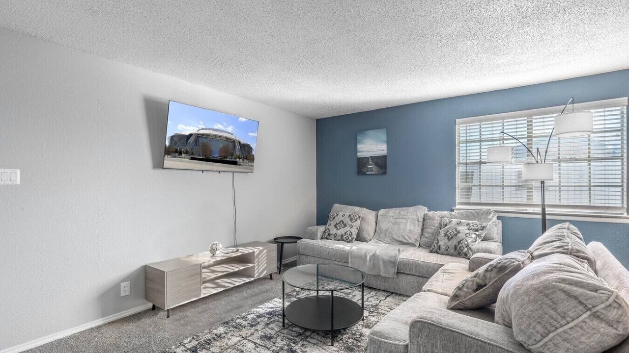 Photo of Livingroom in Central Arlington