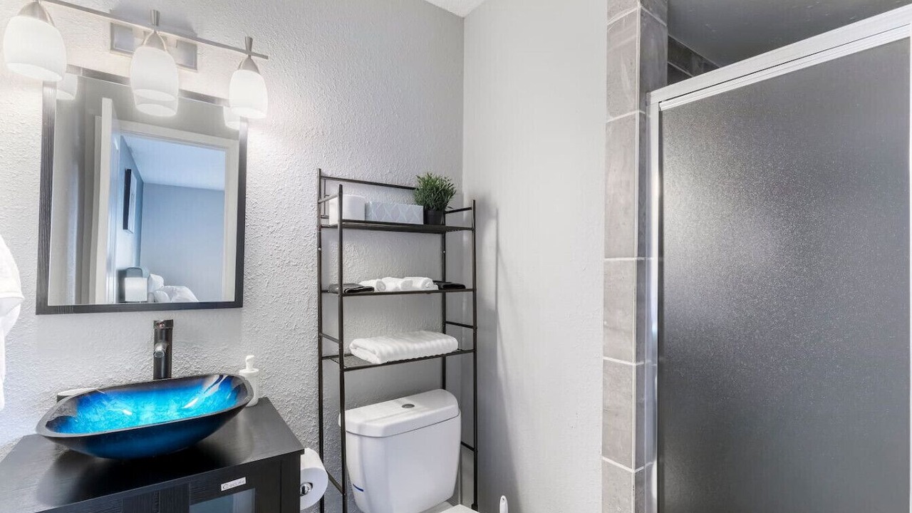 Photo of Bathroom in Central Arlington