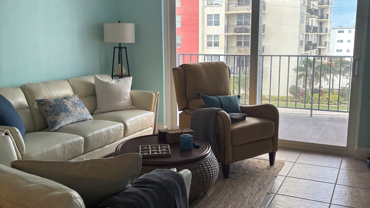 Photo of Livingroom in Hollywood South Central Beach