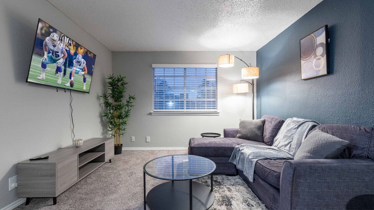 Photo of Livingroom in Central Arlington