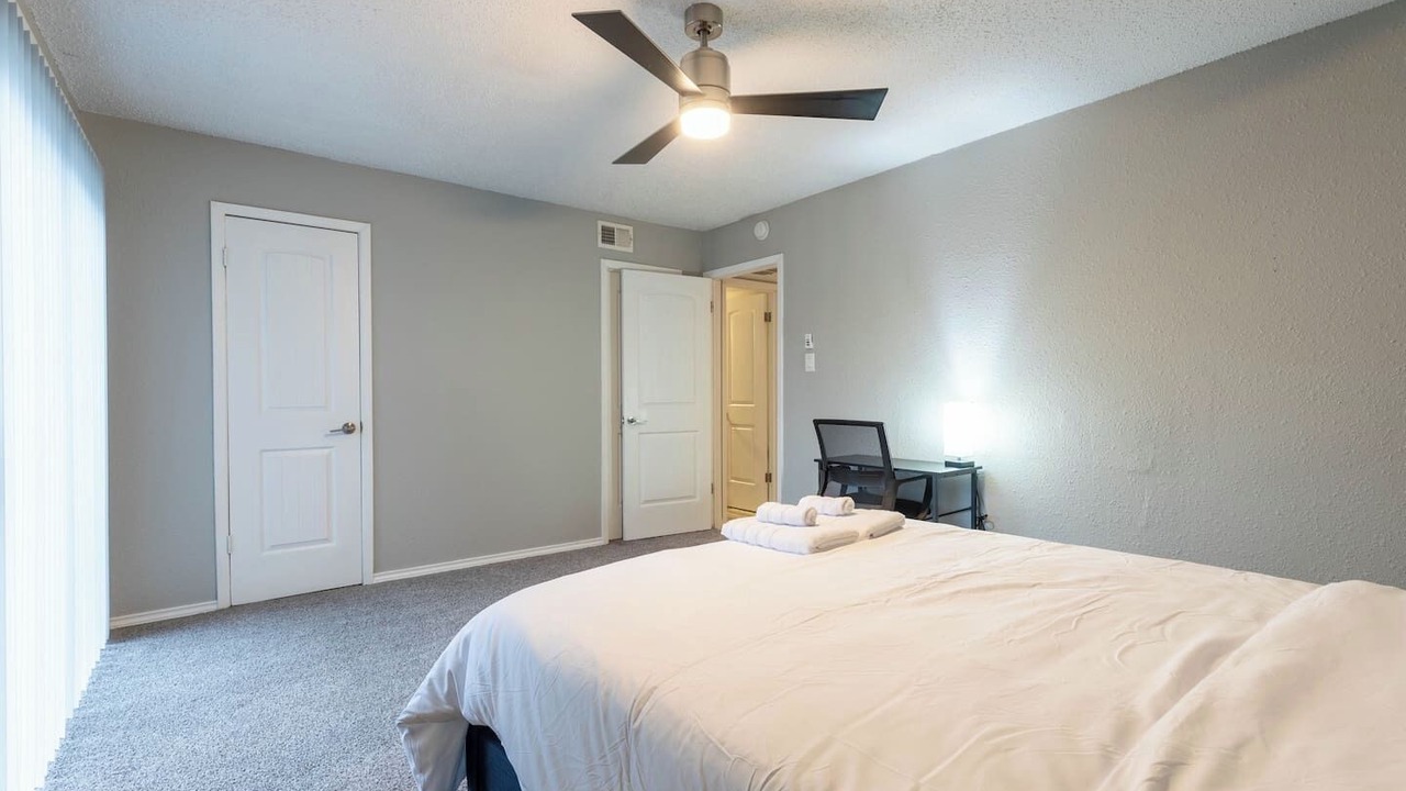 Photo of Bedroom in Central Arlington