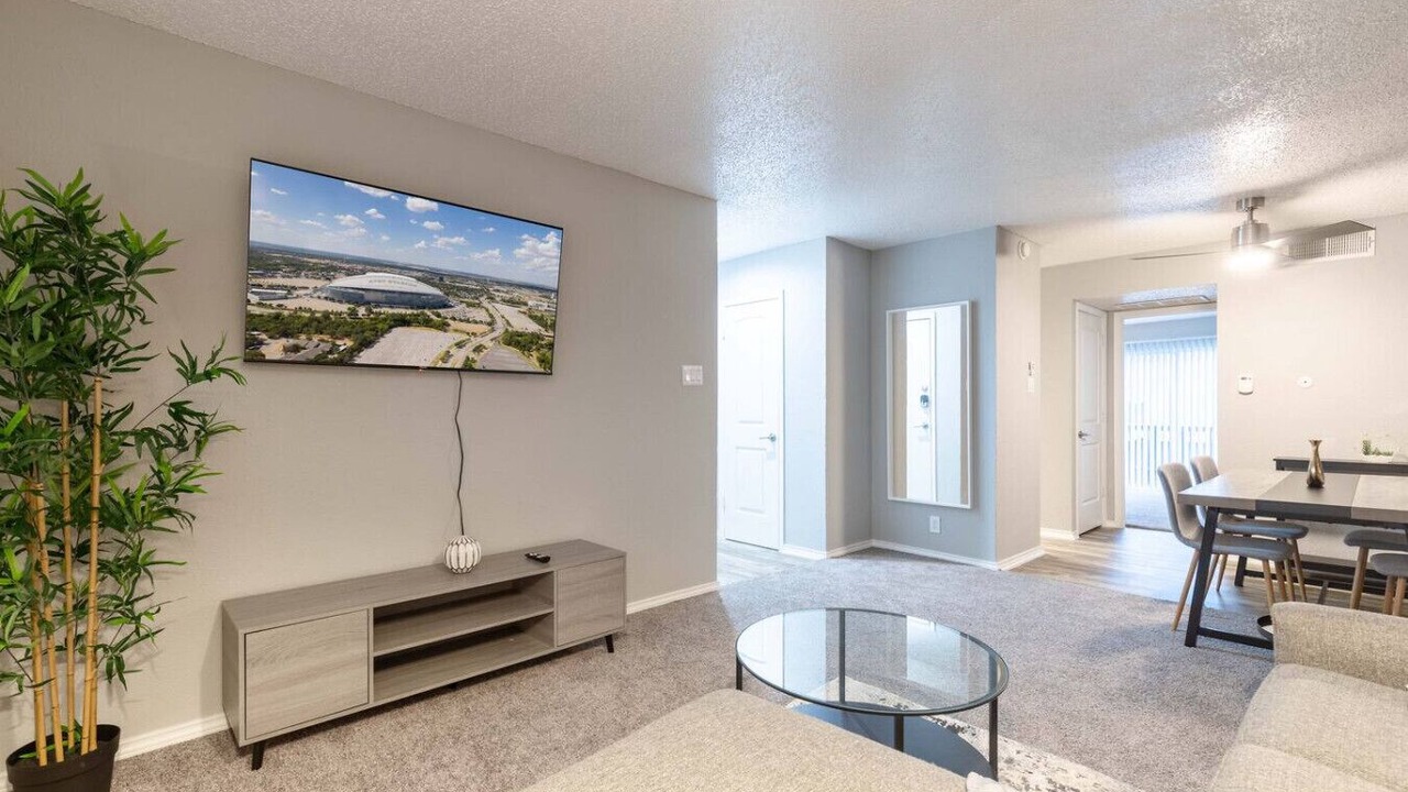 Photo of Livingroom in Central Arlington