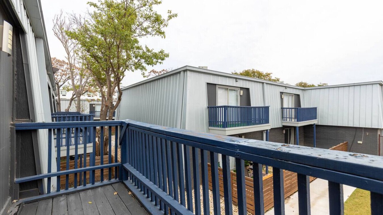 Photo of Outdoor in Central Arlington