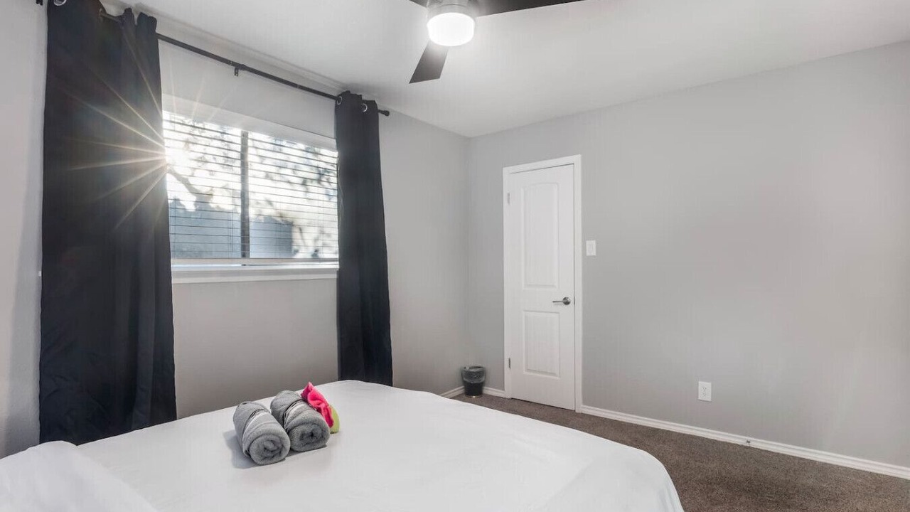 Photo of Bedroom in Central Arlington