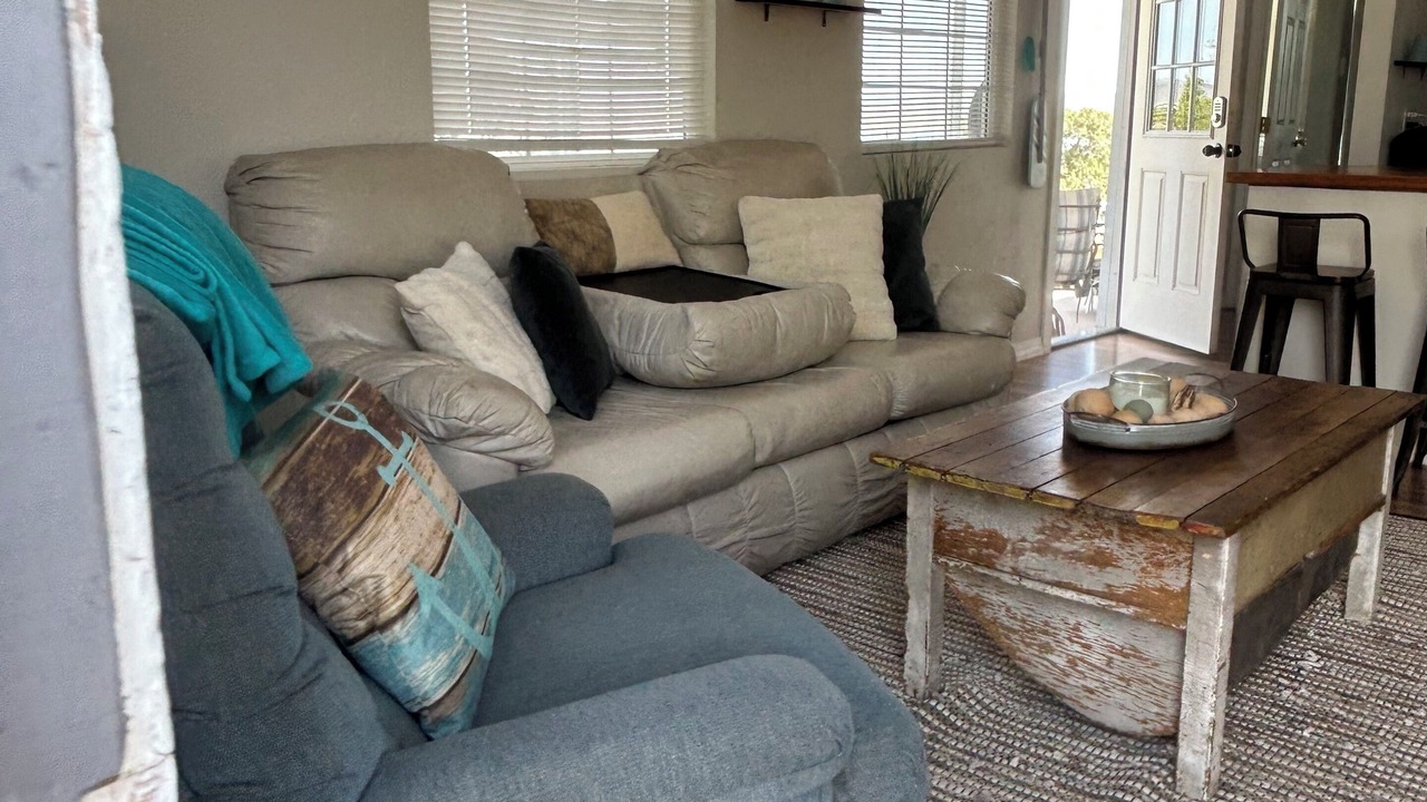 Photo of Livingroom in Truth or Consequences