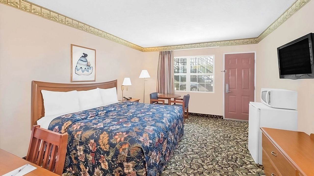 Photo of Bedroom in Pecos