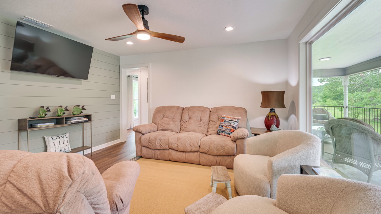 Photo of Livingroom in Graford