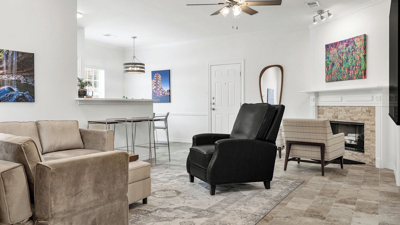 Photo of Livingroom in College Station