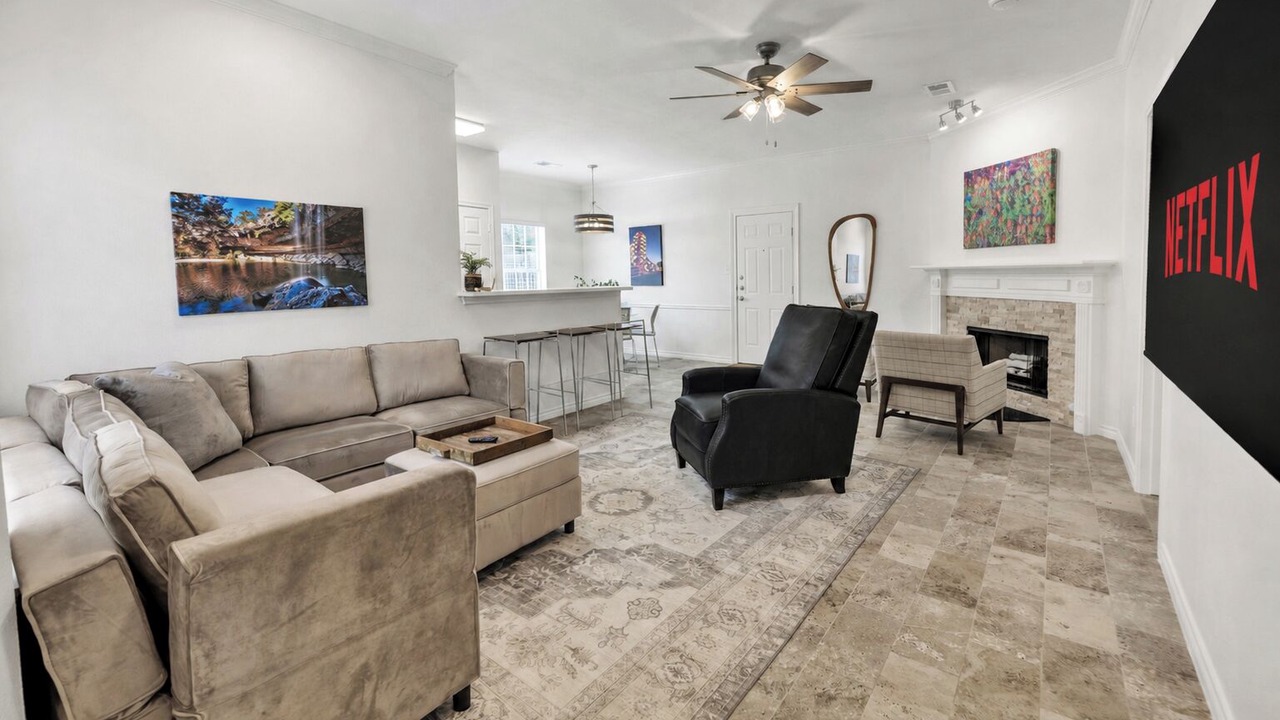 Photo of Livingroom in College Station