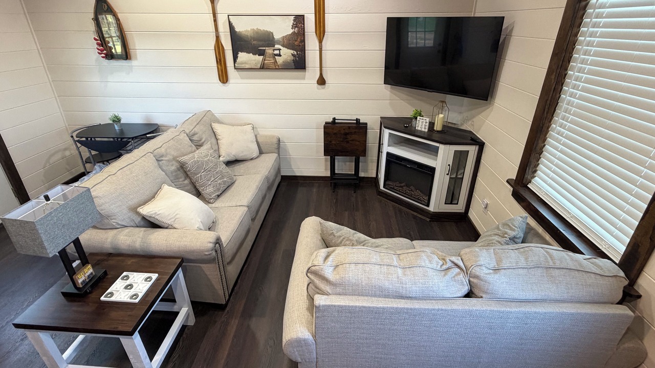 Photo of Livingroom in Huxley