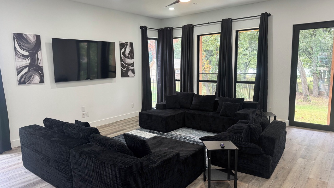 Photo of Livingroom in Quinlan