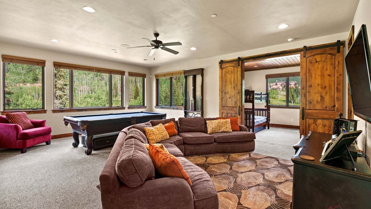 Photo of Livingroom in Purgatory