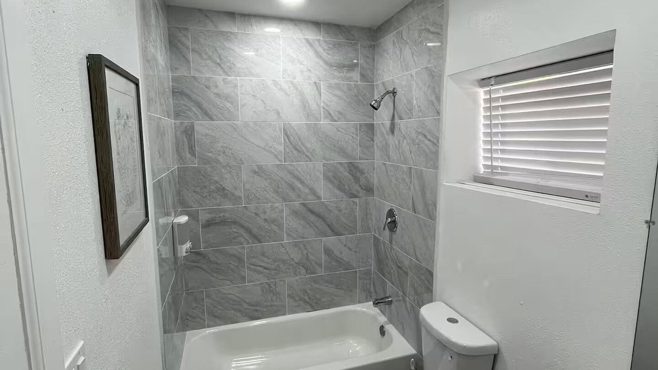 Photo of Bathroom in Sawmill Area