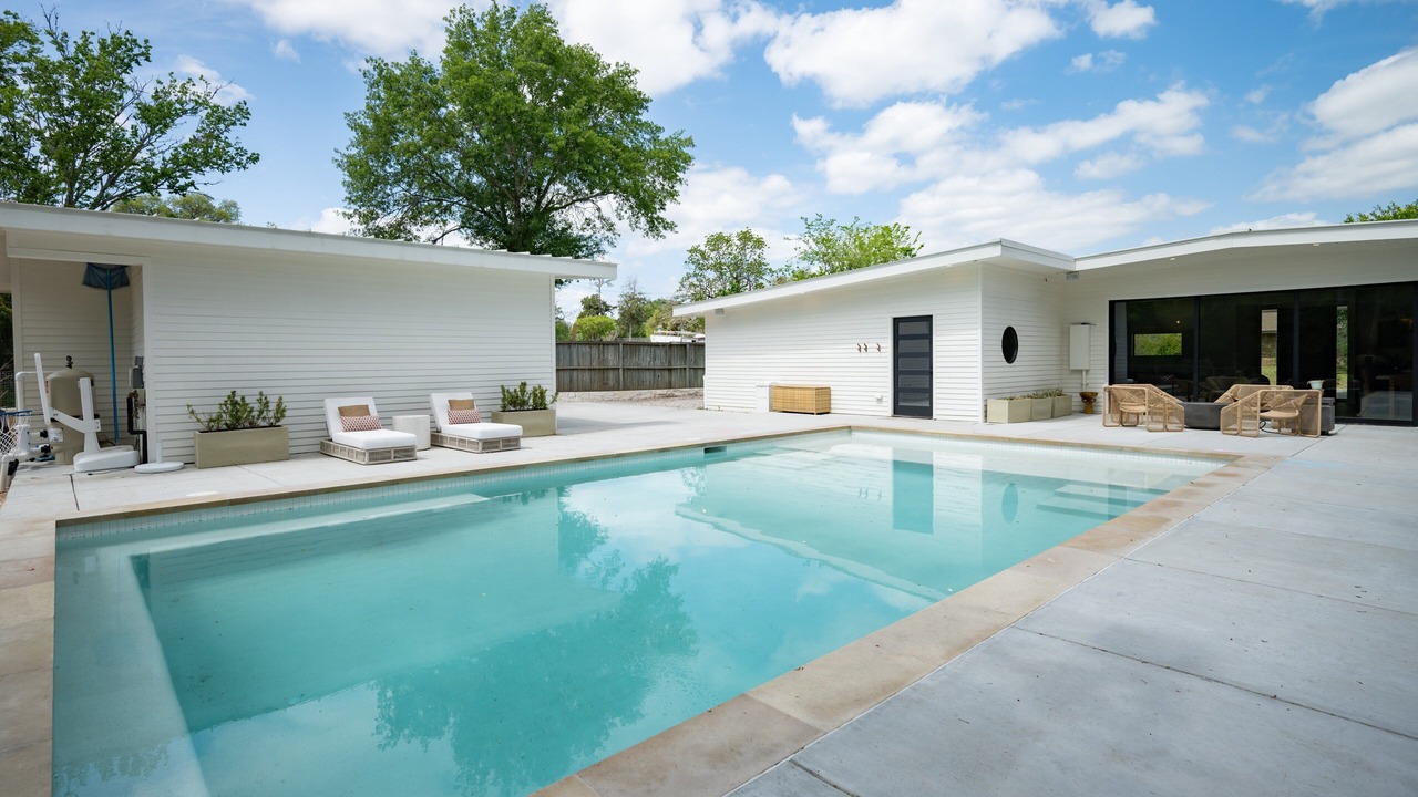 Photo of Outdoor in Garden Acres