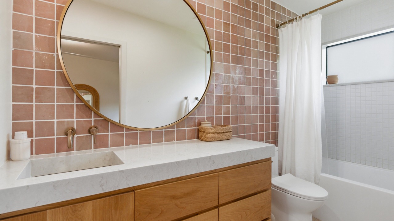 Photo of Bathroom in Garden Acres