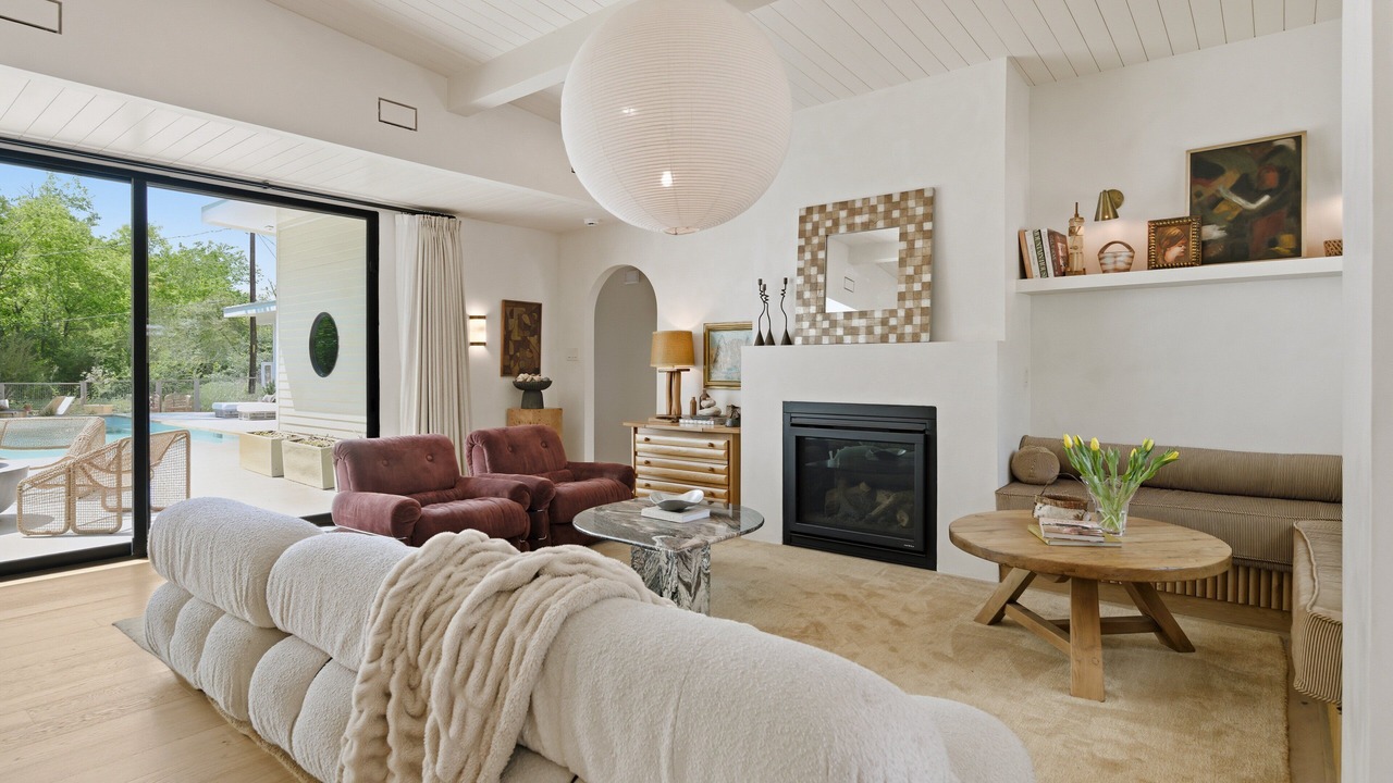 Photo of Bedroom in Garden Acres
