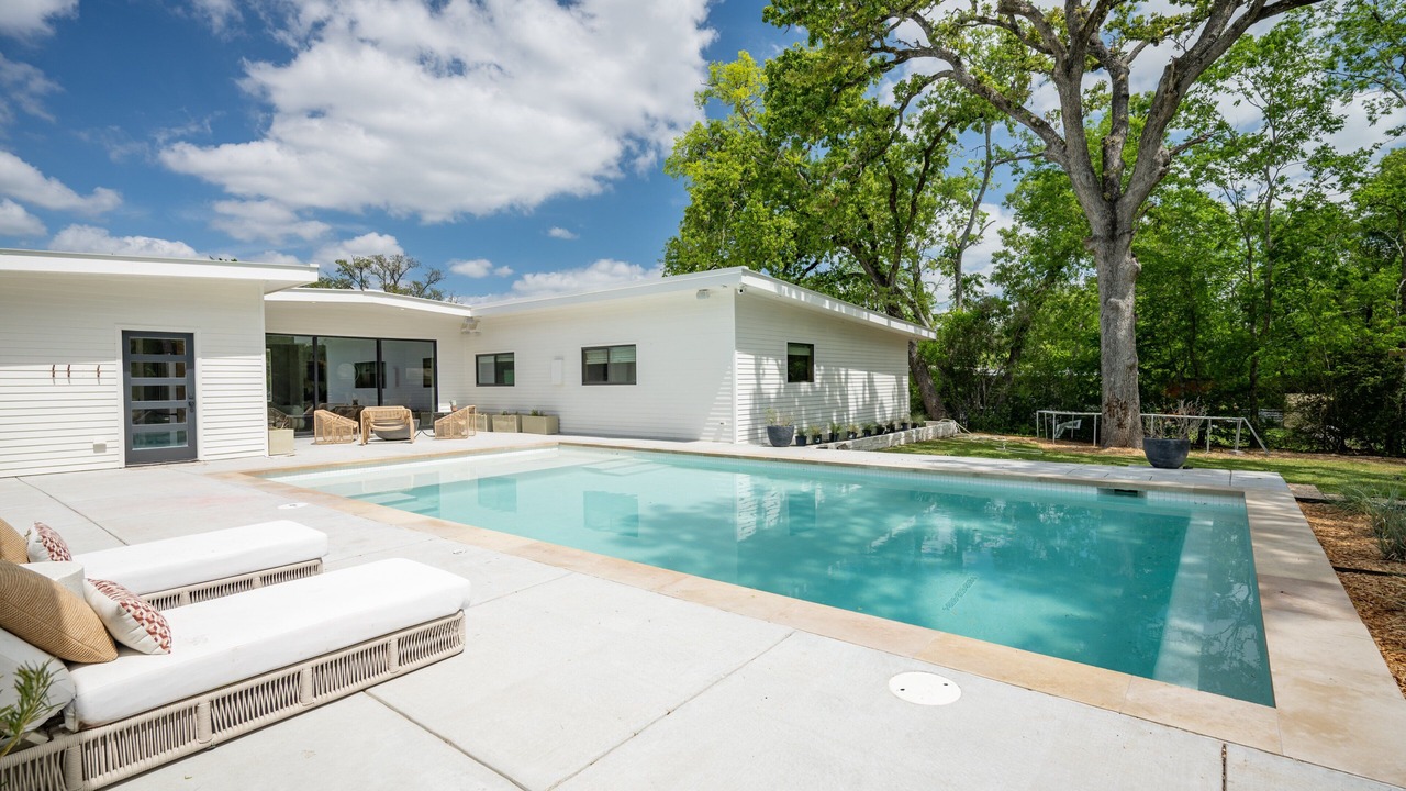 Photo of Outdoor in Garden Acres