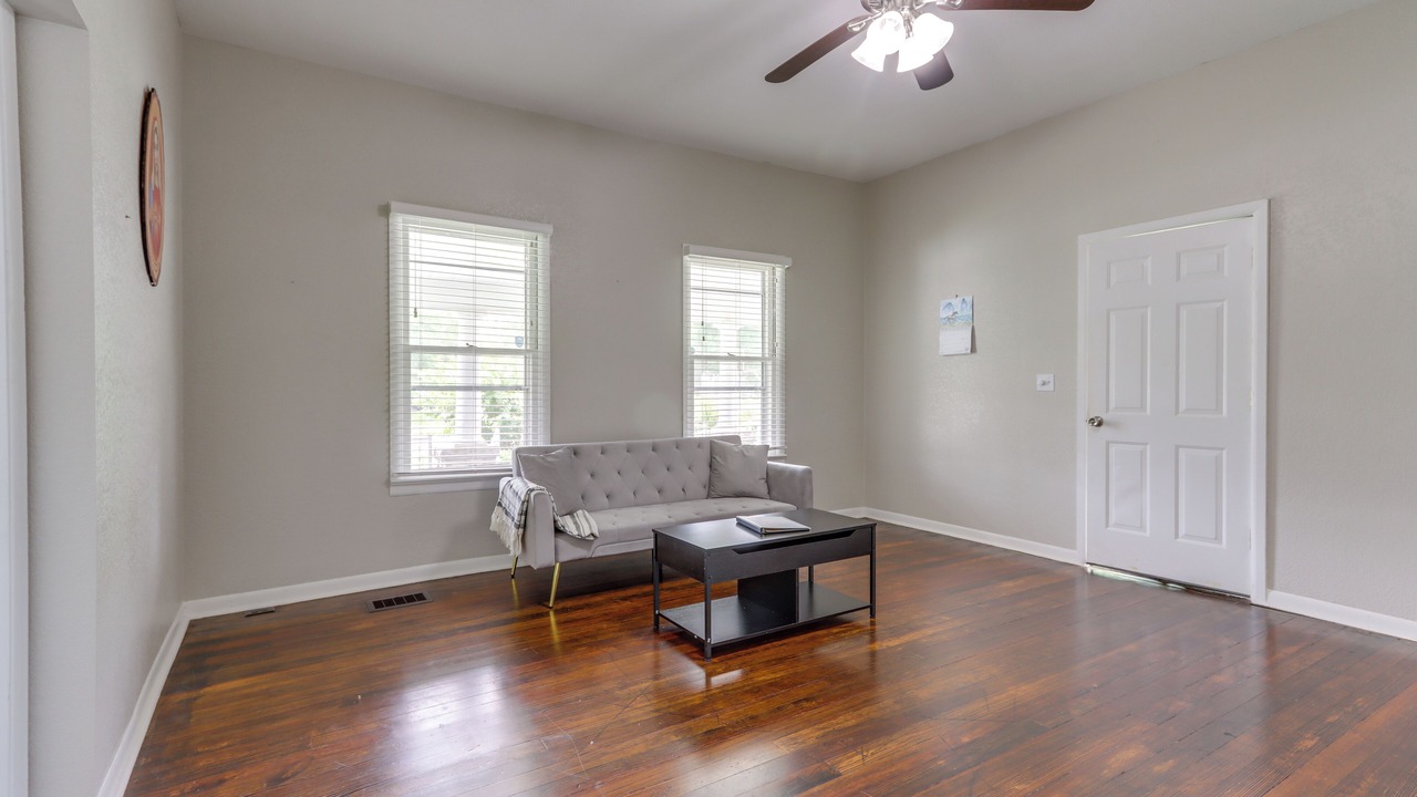 Photo of Livingroom in Carthage
