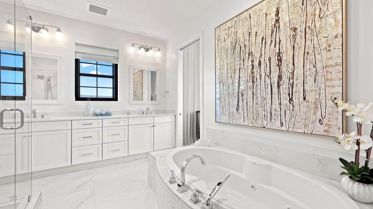Photo of Bathroom in Gulf Place