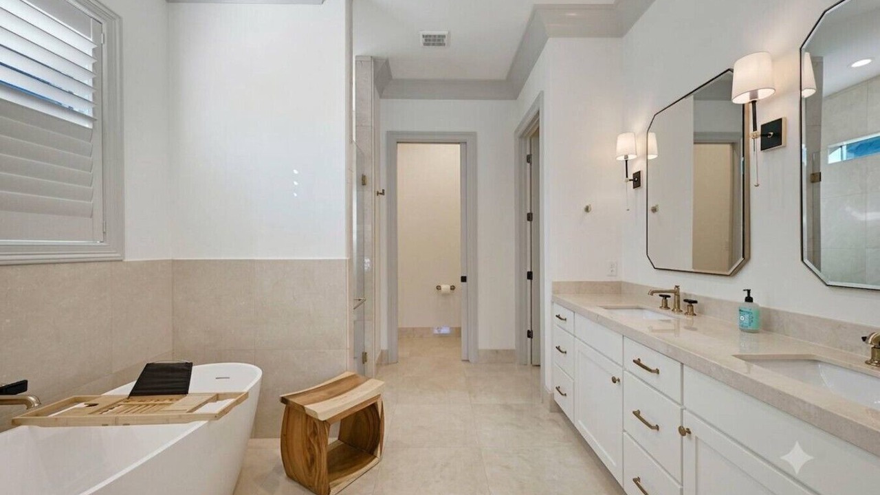 Photo of Bathroom in Holick