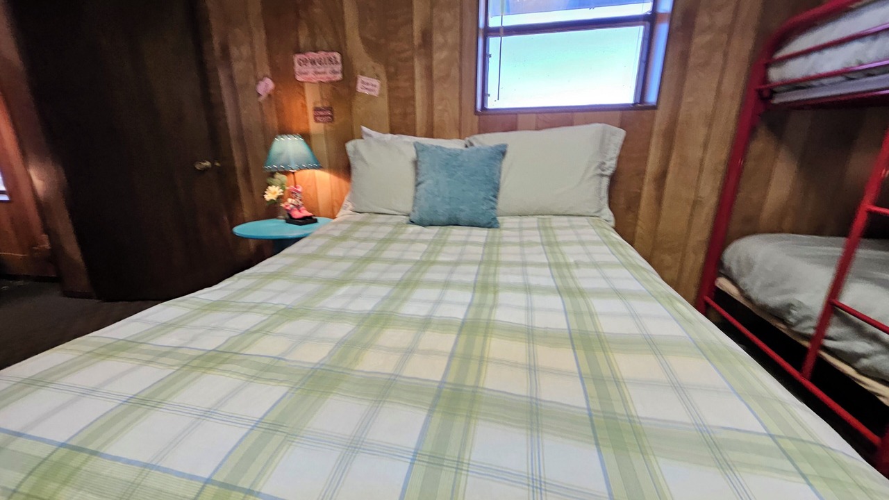 Photo of Bedroom in Colorado City