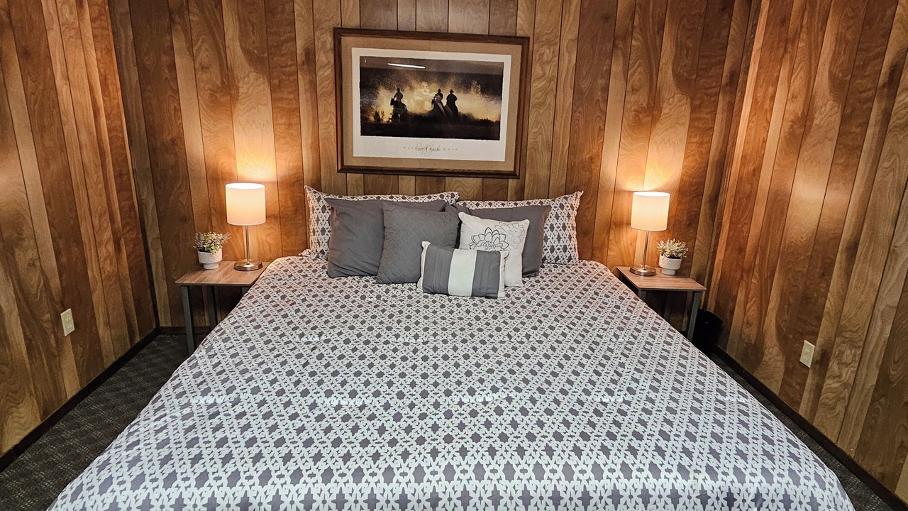 Photo of Bedroom in Colorado City