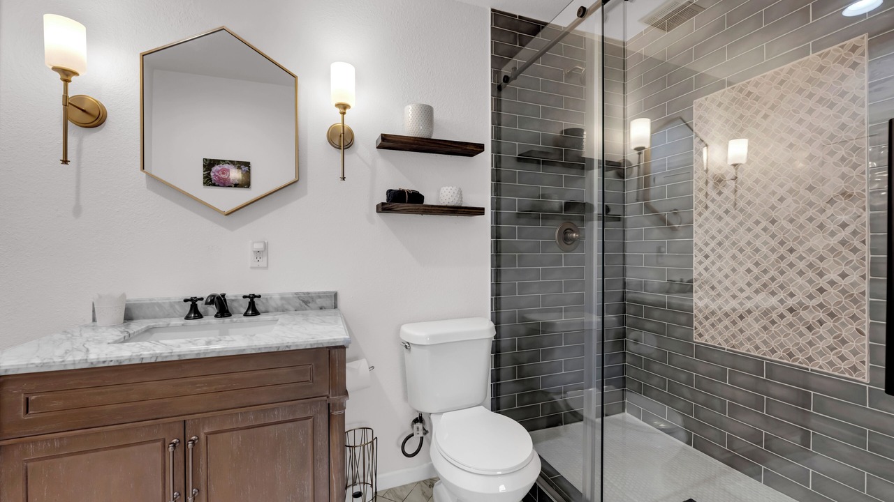 Photo of Bathroom in Kingsland