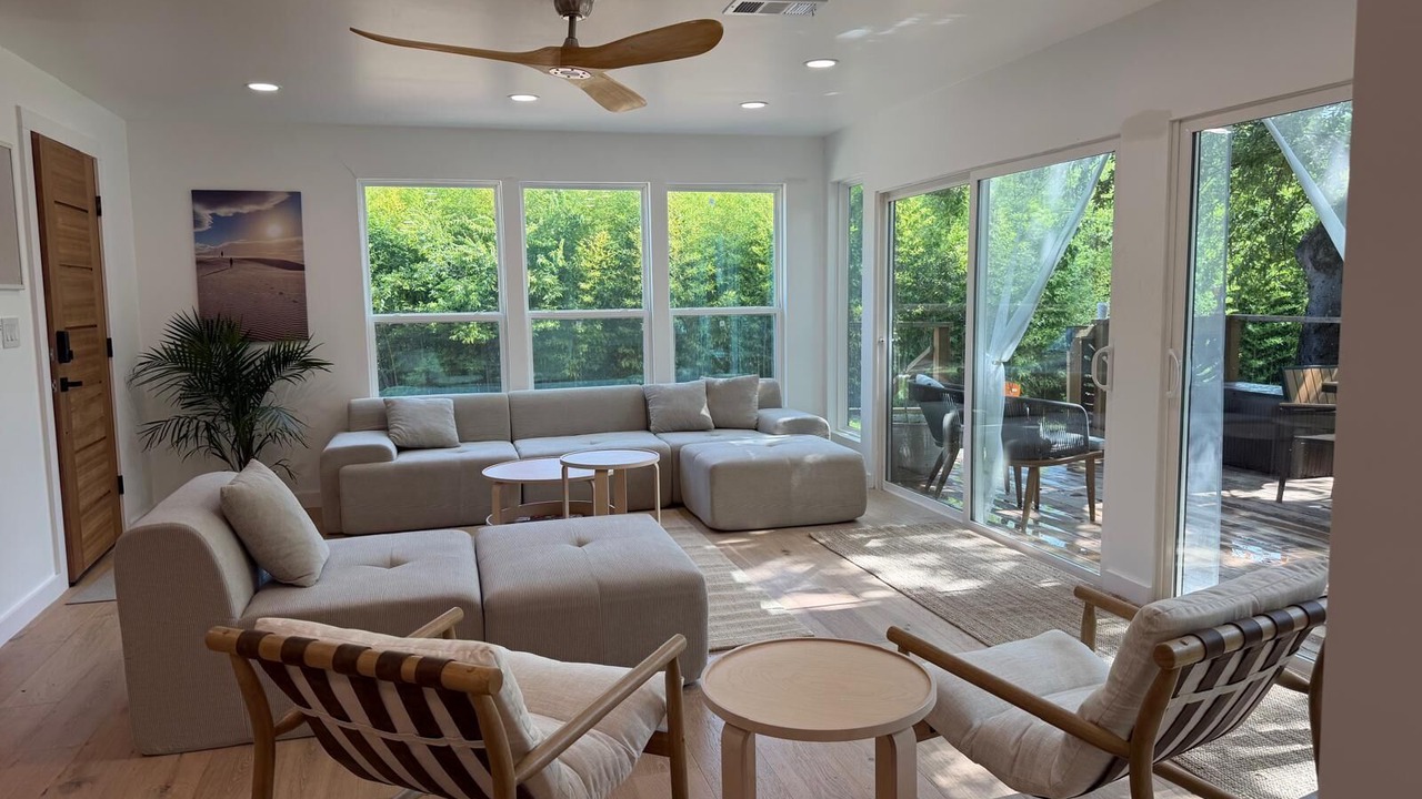 Photo of Livingroom in Allen