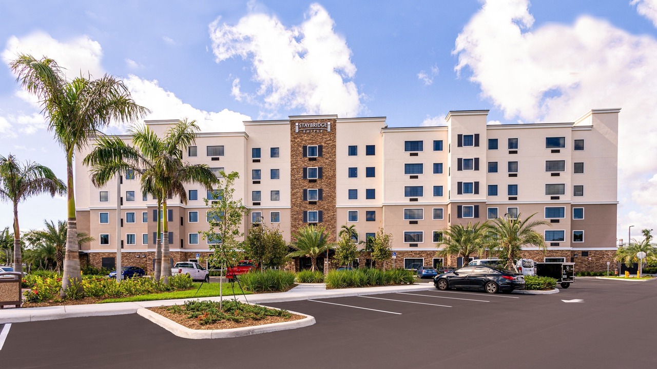 Photo of Others in Hollywood