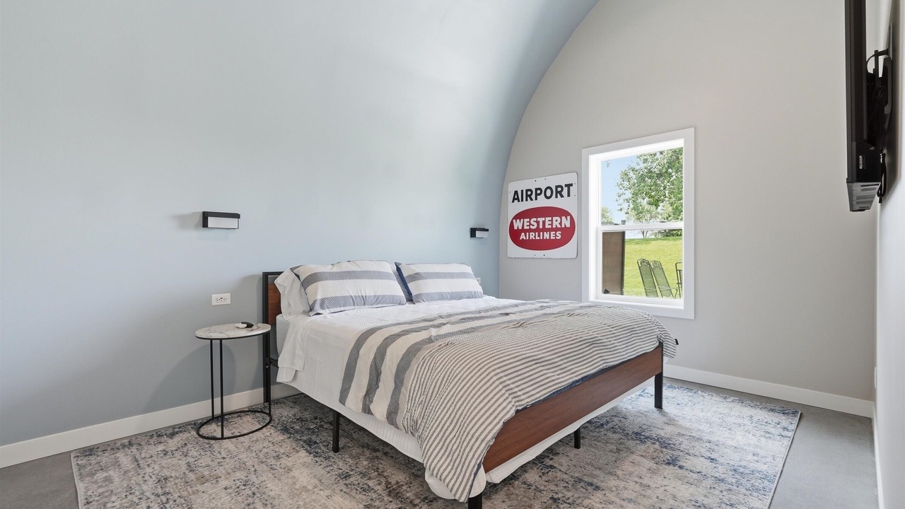 Photo of Bedroom in Pleasant Hill
