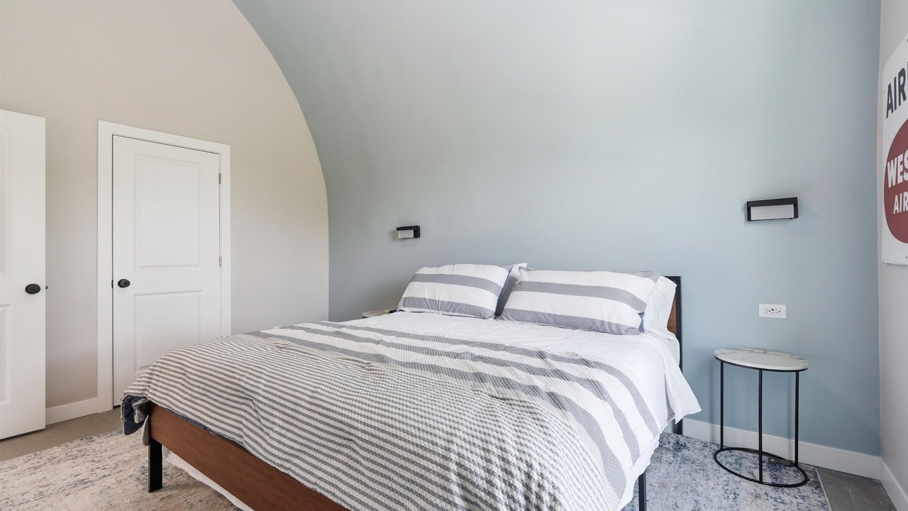 Photo of Bedroom in Pleasant Hill