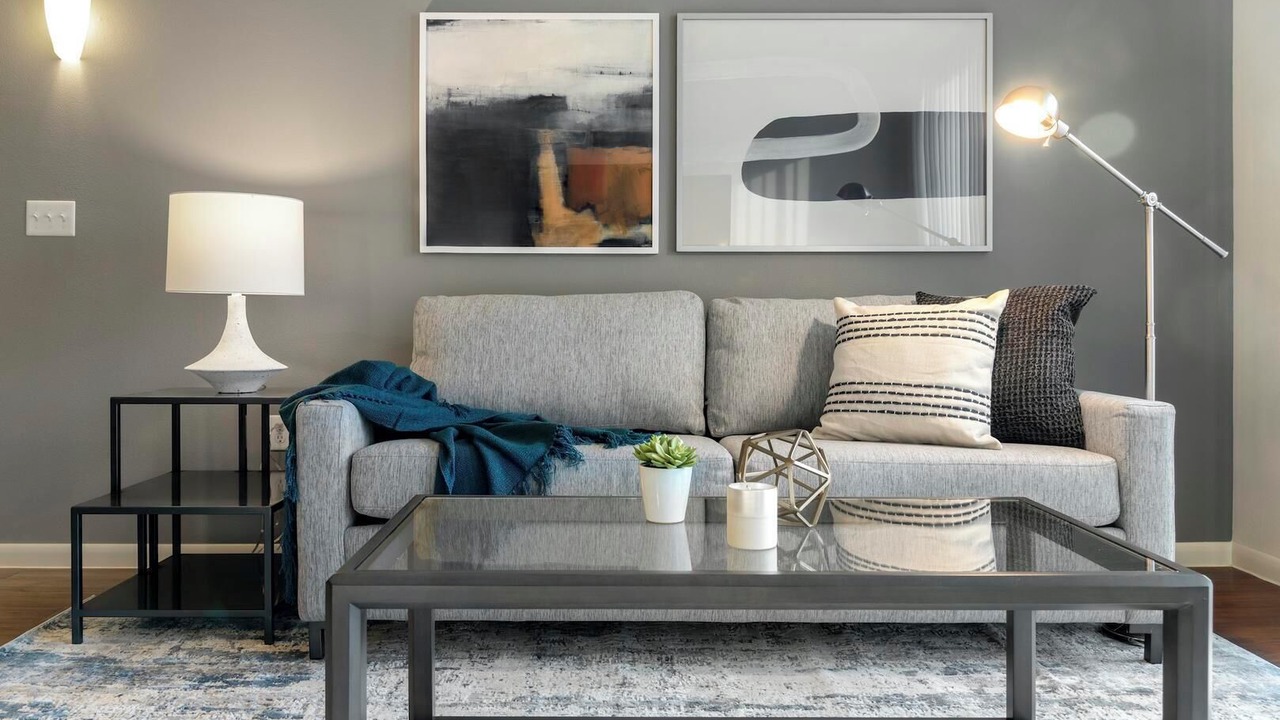 Photo of Livingroom in Las Colinas